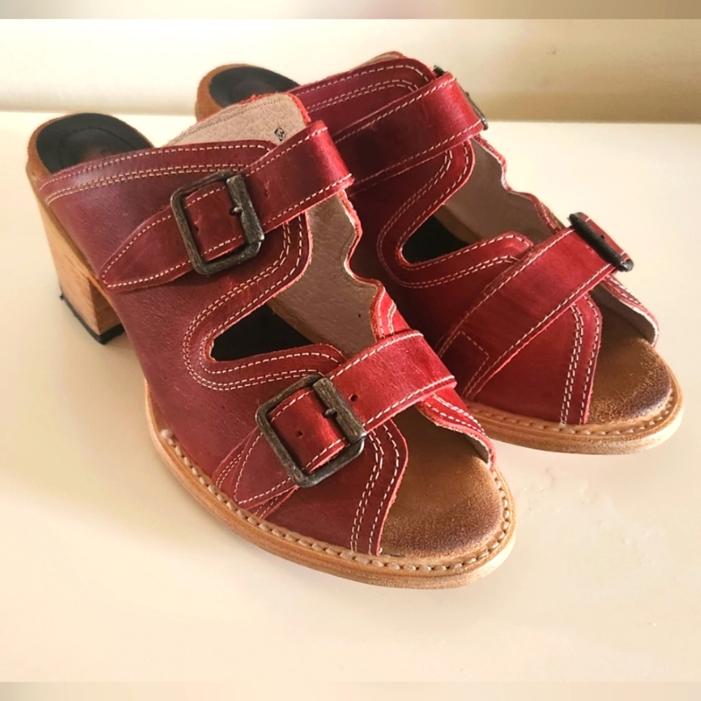 Free Bird Caprice Sandals
